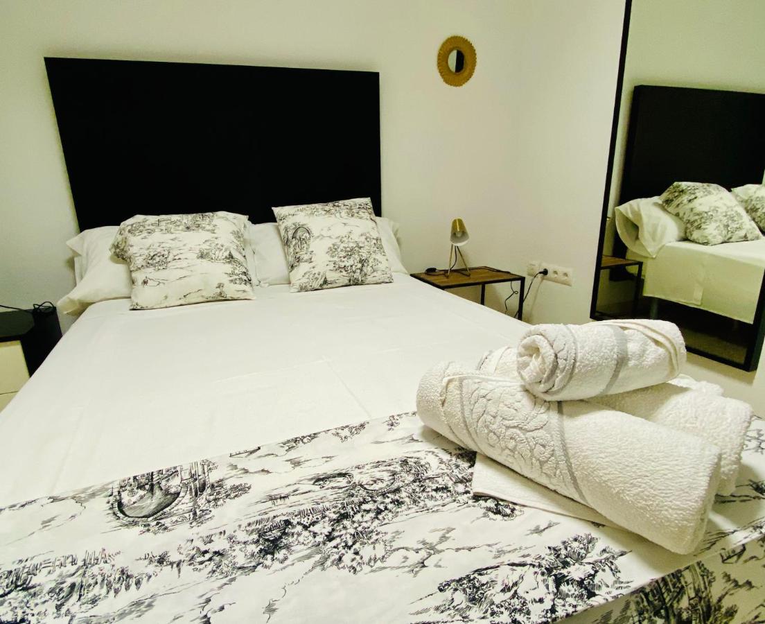 Calle Perez De Castro Apartment กอร์โดบา ภายนอก รูปภาพ